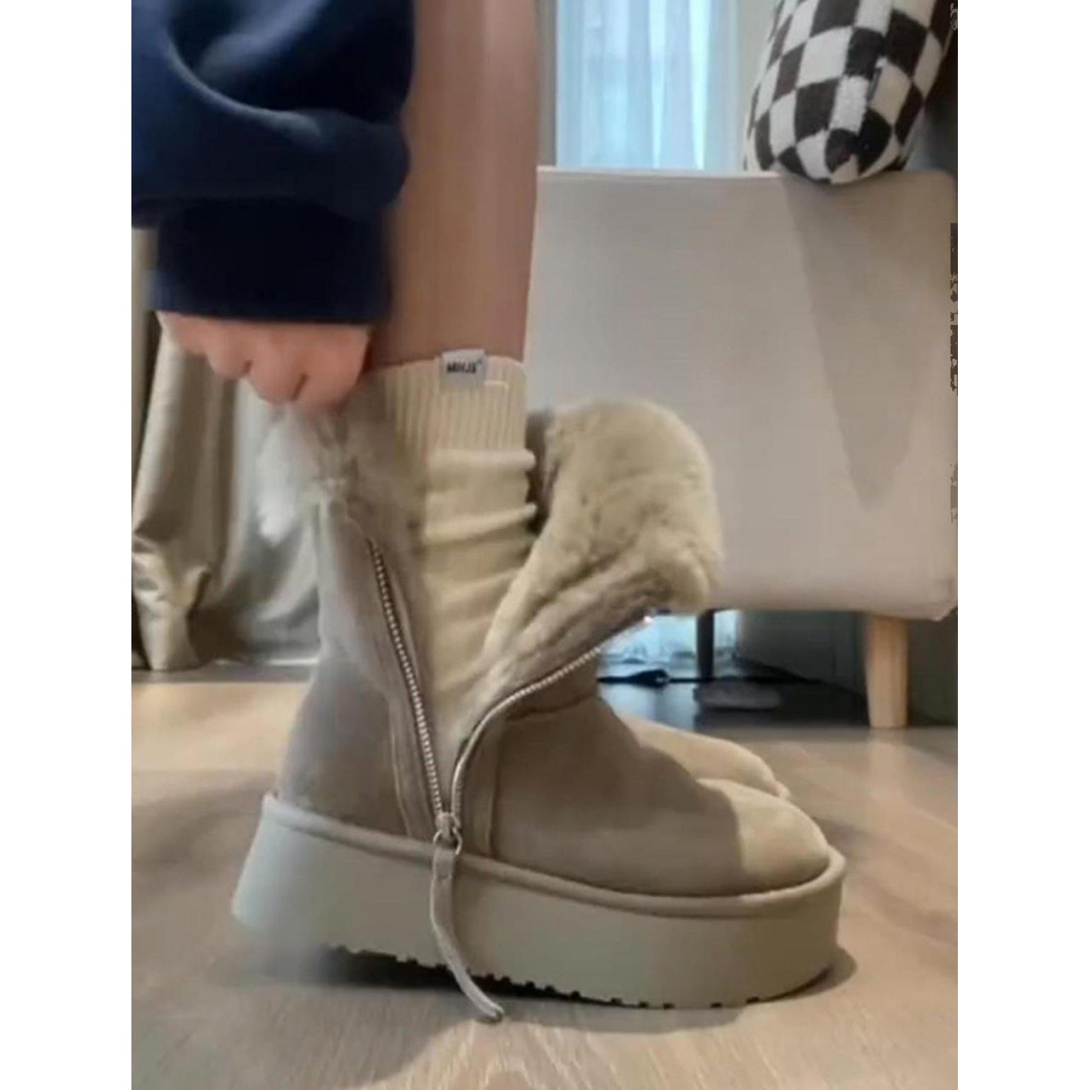 Women's 2025 New Fleece-Lined Thick-Soled Snow Boots with Genuine Faux Fur-Like Synthetic Cover Upper, Round Toe Winter Warmth & Slip-Resistant Rubber Sole - Casual to Semi-Formal Cold Weather Footwear