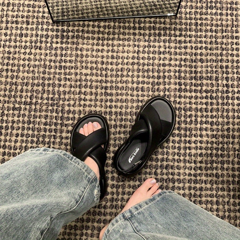 New Summer Casual Sandals for Women with Thick Soles, Featuring Cross Straps And a Bubble Bread Design, Perfect for The Beach in 2024