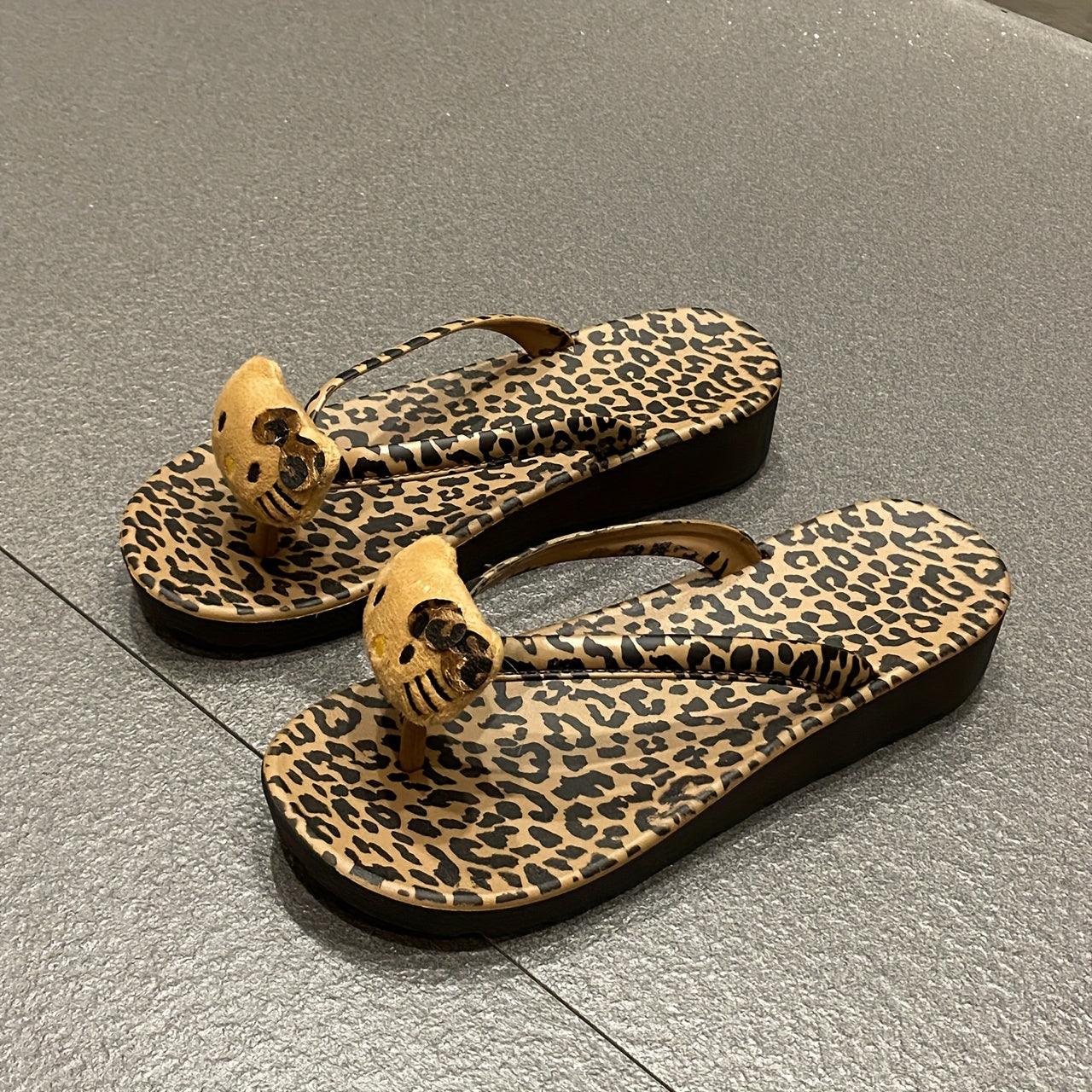 Sanrio Hello Kitty Women's Flip Flops - Leopard Print Soft Microfiber & EVA Thick Sole Slip-On Sandals, Black\u002FBrown Casual Beach Slippers for Summer Travel & Daily Wear, Beach Shoes